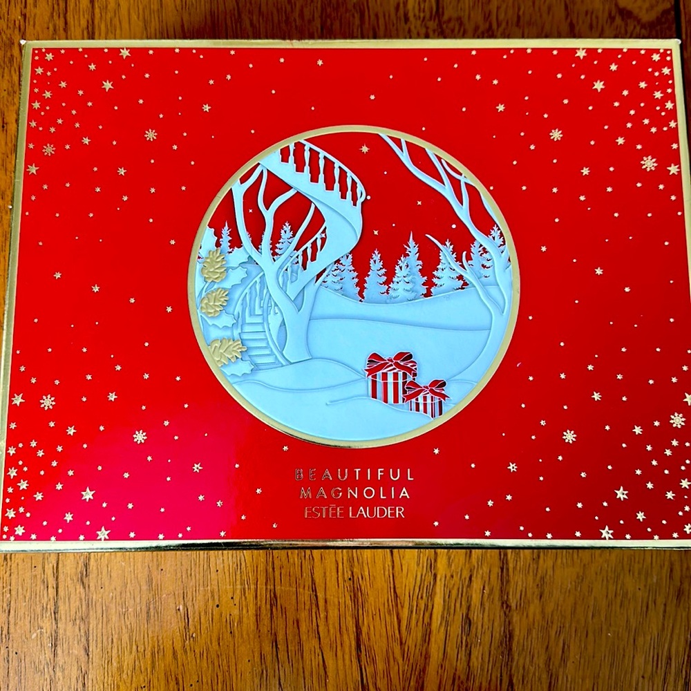 Beautiful Magnolia Fragrance Set by Estēe Lauder